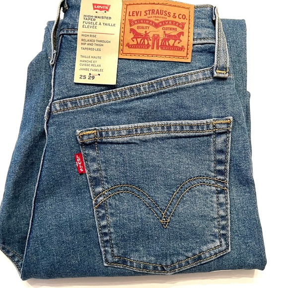 Levi’s High-Waisted Taper Jeans - Picture 3 of 4